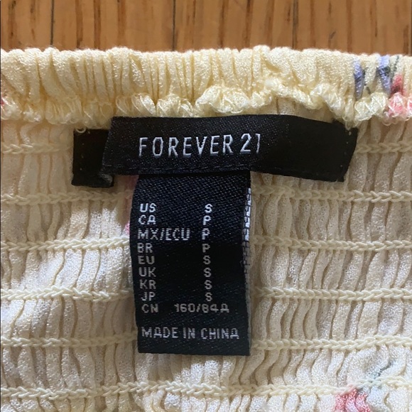 Forever 21 Flowy Crop Top - Picture 3 of 3